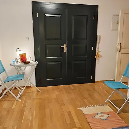 2 Min Center Just In, Old Town Walk Private A *